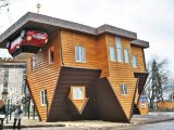 В Новосибирске постороен самый большой перевернутый дом в Европе